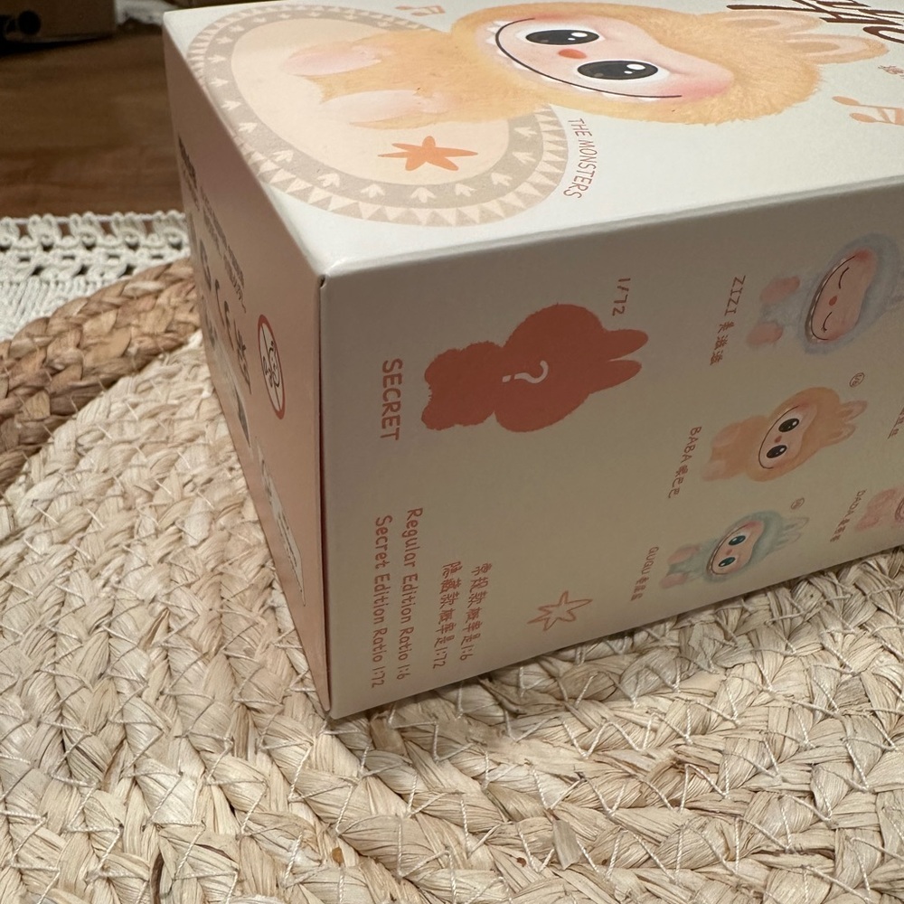 LABUBU - Picture 2 of 9